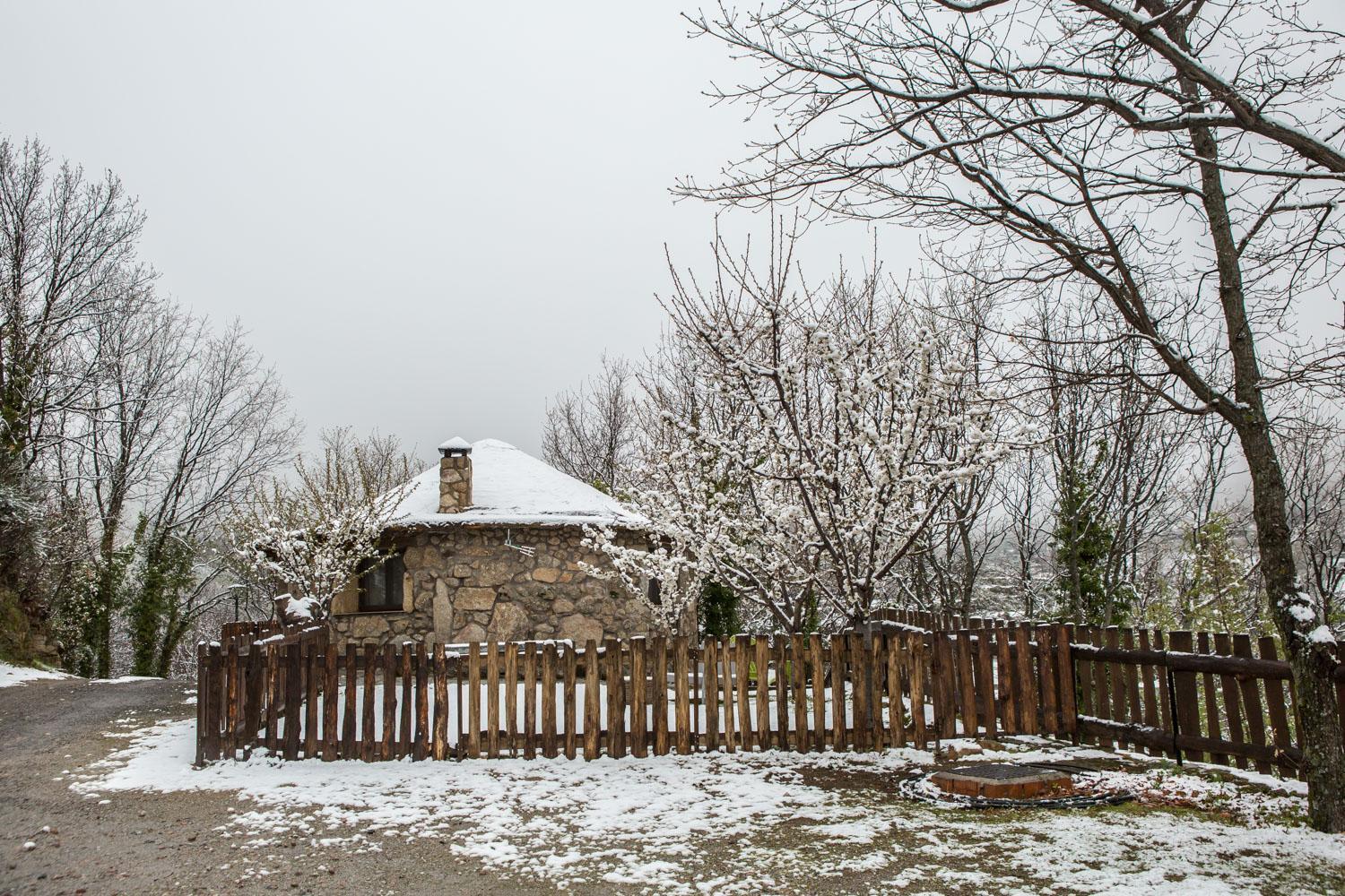 Albergue El Solitario Баньос-де-Монтемайор Экстерьер фото